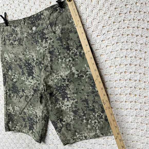 Levis 469 Loose Shorts Jeans Mens W30 L12 Olive Green Camo Camouflage 100%Cotton - Picture 8 of 12